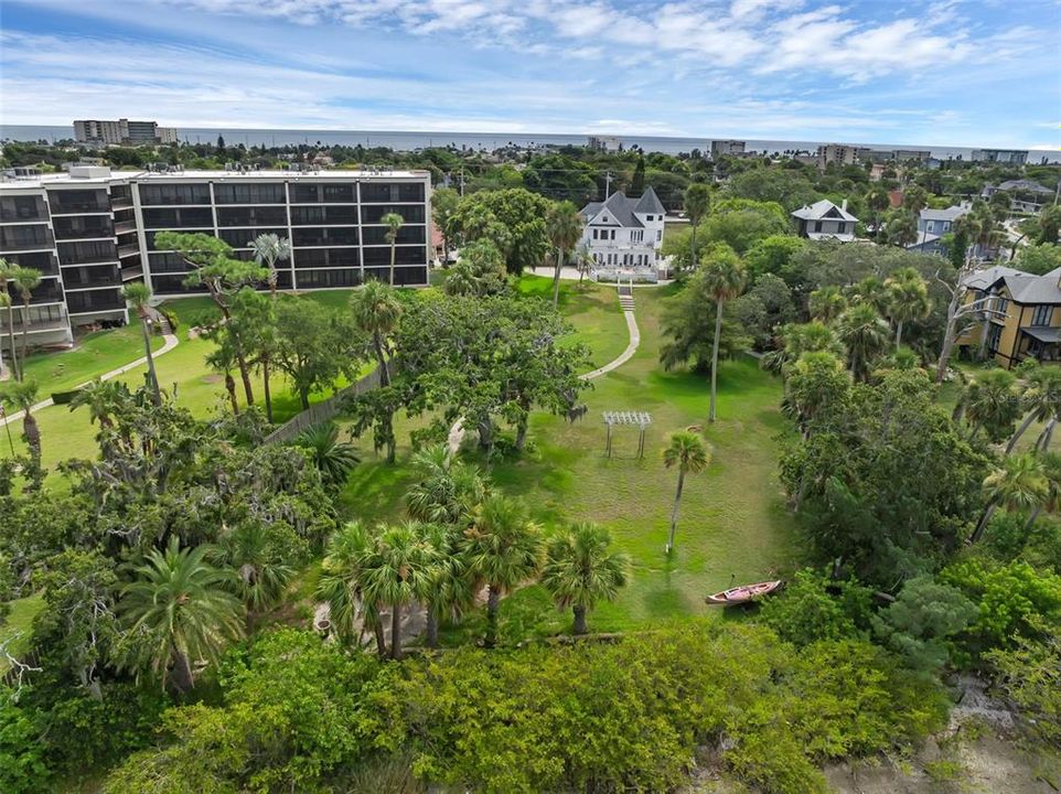 Active With Contract: $999,000 (6 beds, 6 baths, 4428 Square Feet)