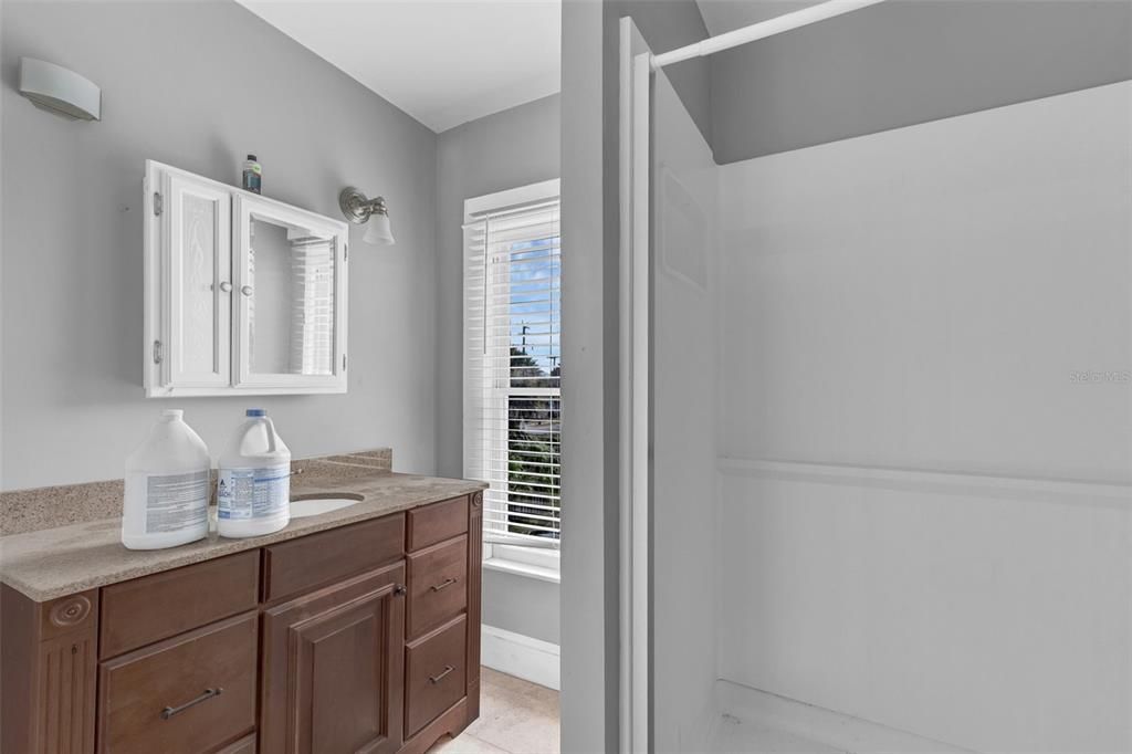 Active With Contract: $999,000 (6 beds, 6 baths, 4428 Square Feet)