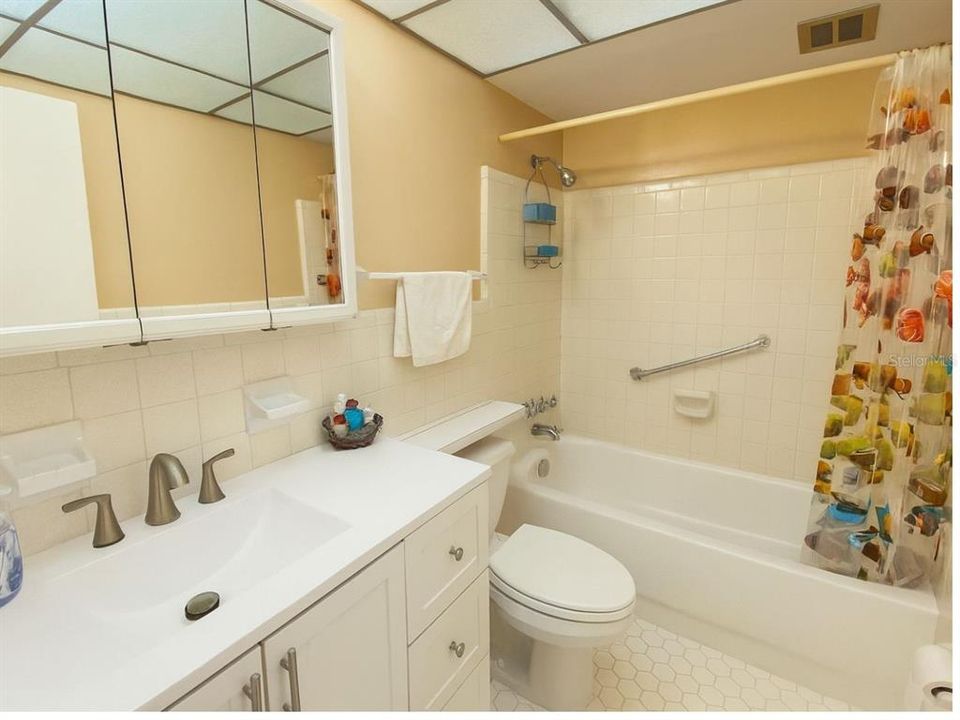 For Rent: $1,495 (2 beds, 1 baths, 874 Square Feet)