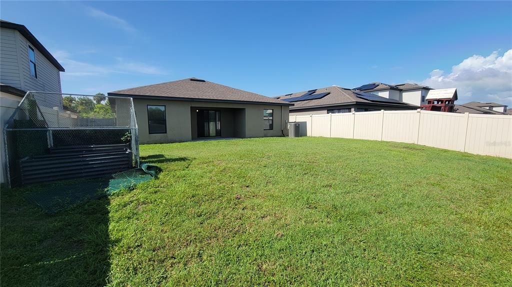 Activo con contrato: $2,000 (3 camas, 2 baños, 1383 Pies cuadrados)