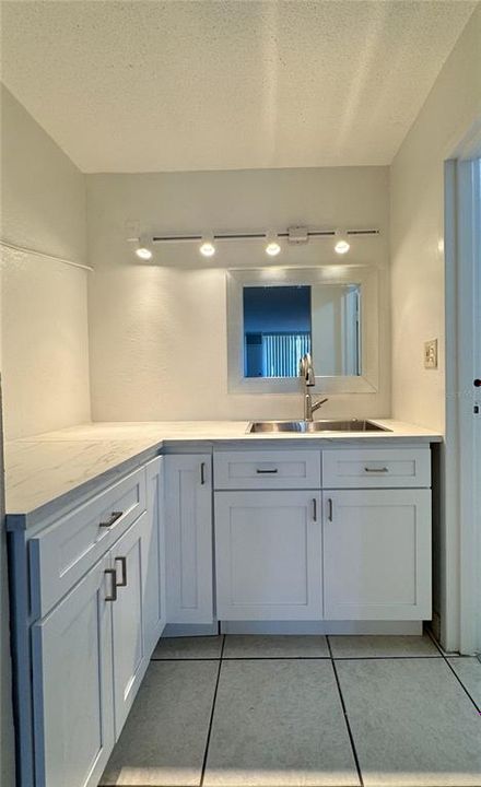 出租: $1,000 (1 贝兹, 1 浴室, 276 平方英尺)