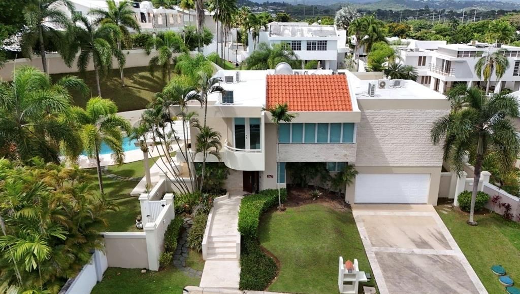 For Rent: $11,000 (5 beds, 5 baths, 5000 Square Feet)