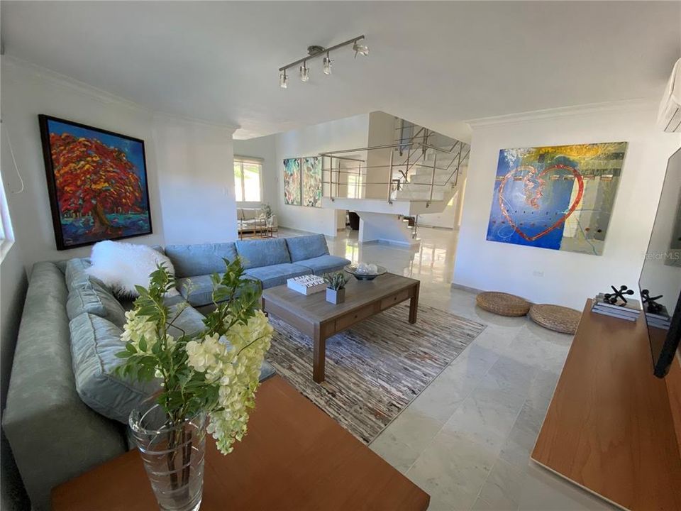 For Rent: $11,000 (5 beds, 5 baths, 5000 Square Feet)