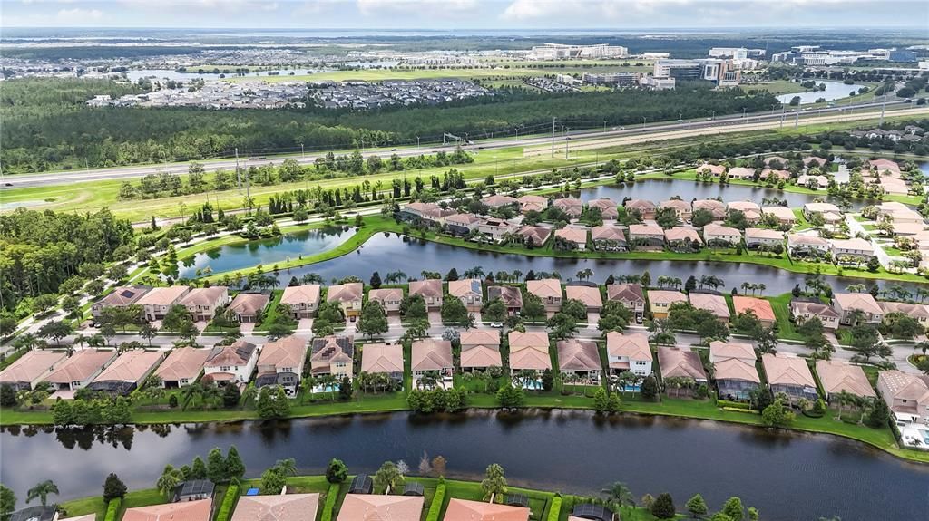 合同活跃: $928,000 (4 贝兹, 4 浴室, 4072 平方英尺)