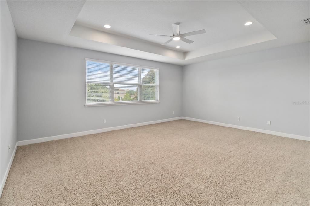 合同活跃: $928,000 (4 贝兹, 4 浴室, 4072 平方英尺)