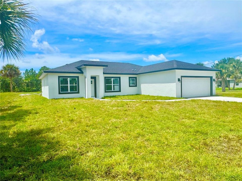 Activo con contrato: $364,990 (4 camas, 3 baños, 1894 Pies cuadrados)