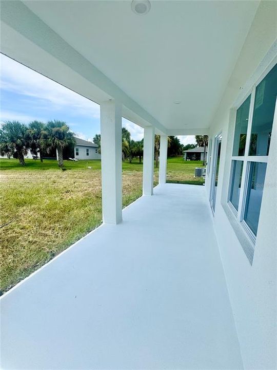 Activo con contrato: $364,990 (4 camas, 3 baños, 1894 Pies cuadrados)