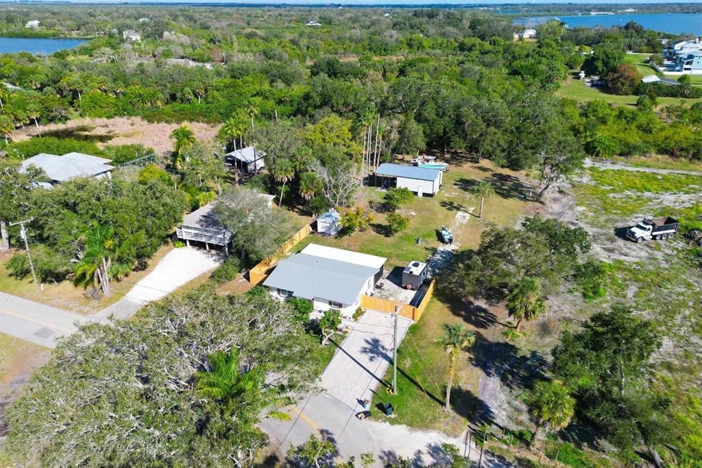 На продажу: $195,000 (0.74 acres)