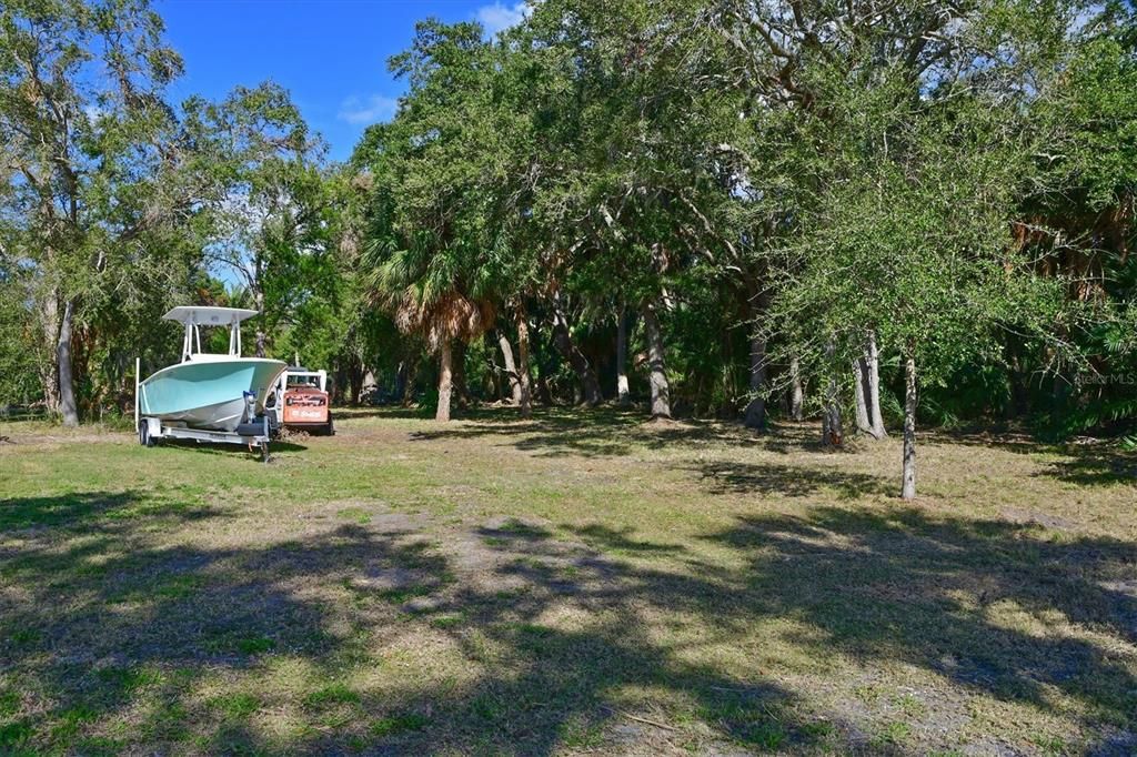 На продажу: $195,000 (0.74 acres)