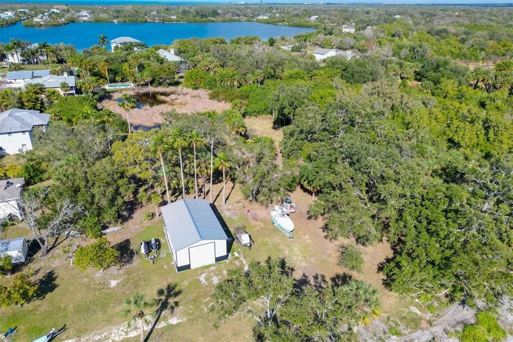 На продажу: $195,000 (0.74 acres)