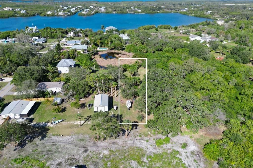 На продажу: $195,000 (0.74 acres)