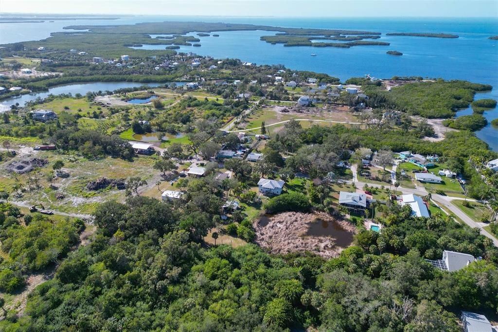 На продажу: $195,000 (0.74 acres)