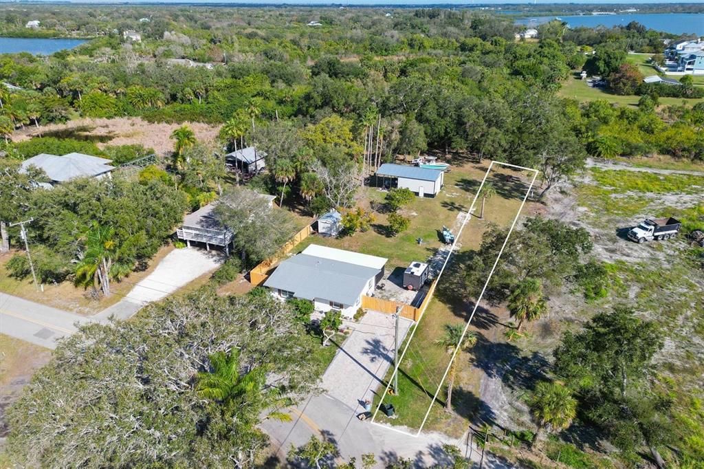 На продажу: $195,000 (0.74 acres)