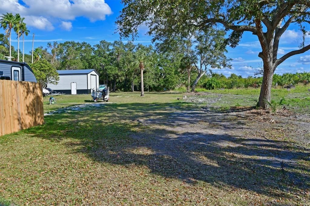 На продажу: $195,000 (0.74 acres)