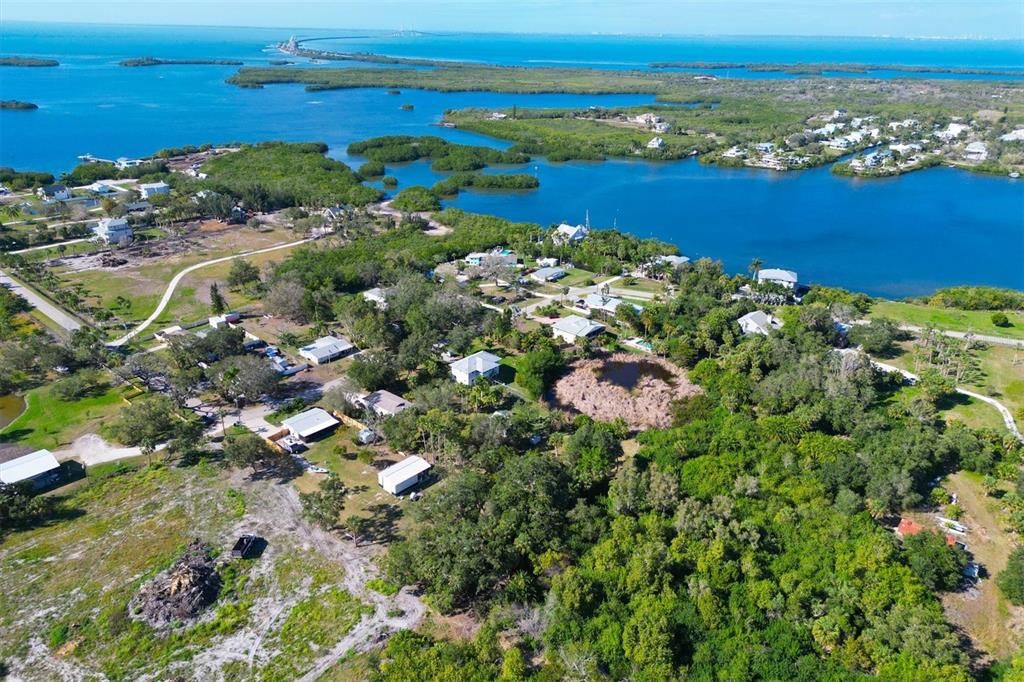 На продажу: $195,000 (0.74 acres)