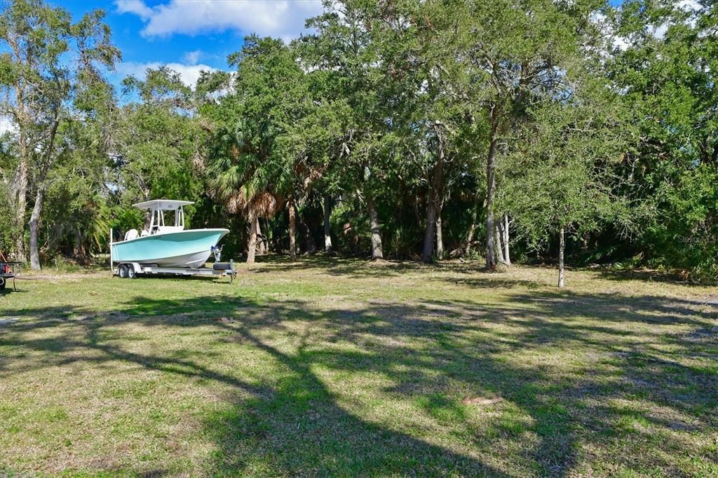 На продажу: $195,000 (0.74 acres)