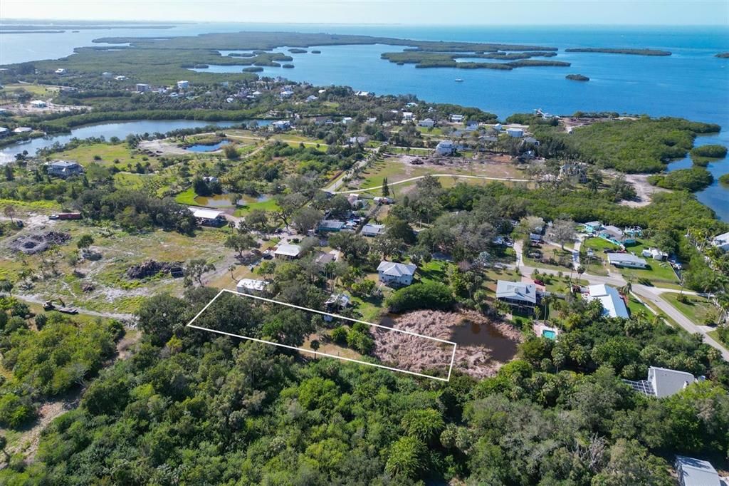 На продажу: $195,000 (0.74 acres)