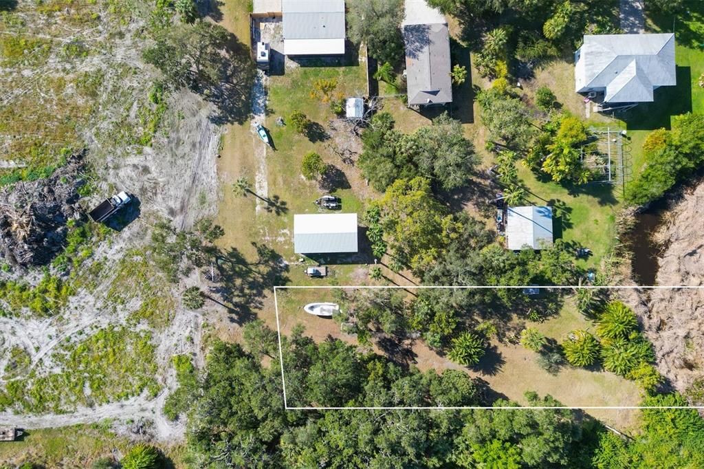 На продажу: $195,000 (0.74 acres)