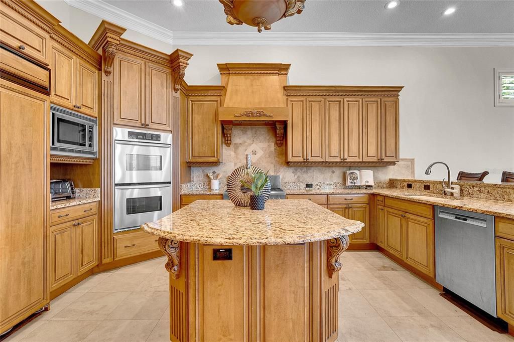 For Sale: $2,399,999 (5 beds, 5 baths, 5061 Square Feet)