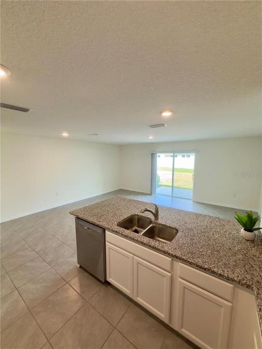 En Renta: $2,000 (3 camas, 2 baños, 1463 Pies cuadrados)