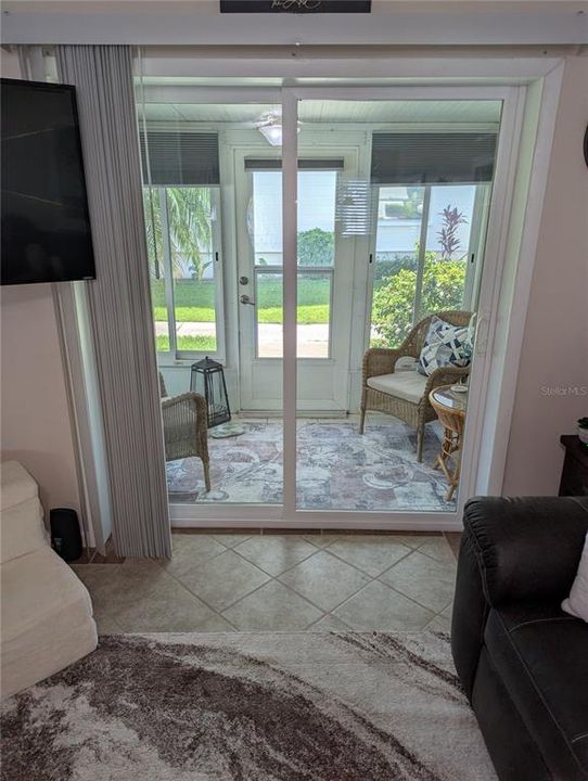 Active With Contract: $89,900 (1 beds, 1 baths, 576 Square Feet)