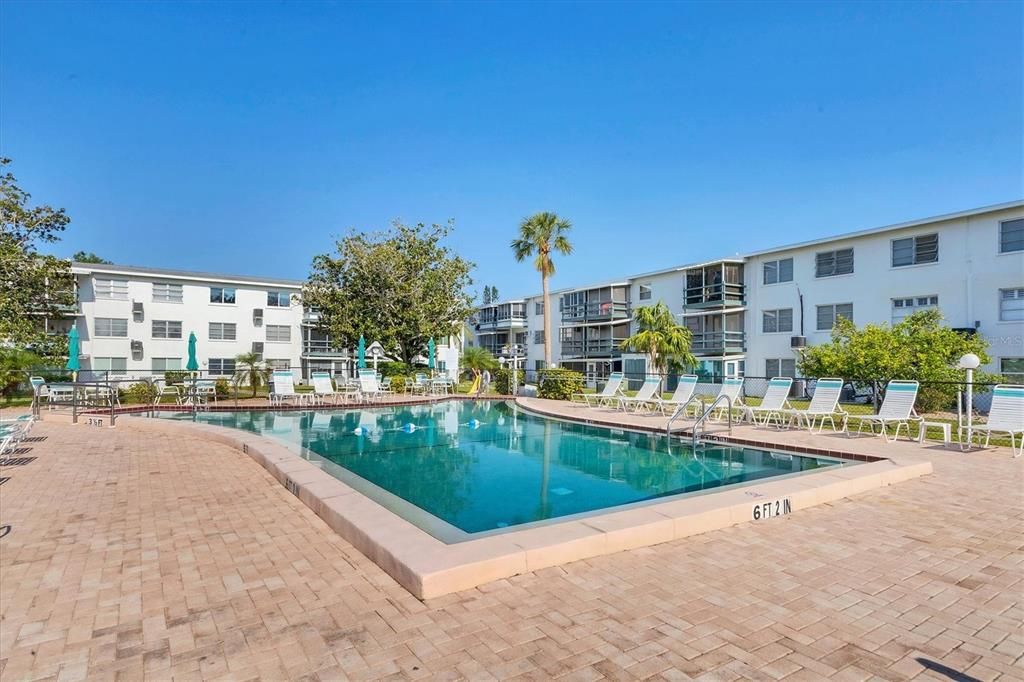 Active With Contract: $89,900 (1 beds, 1 baths, 576 Square Feet)