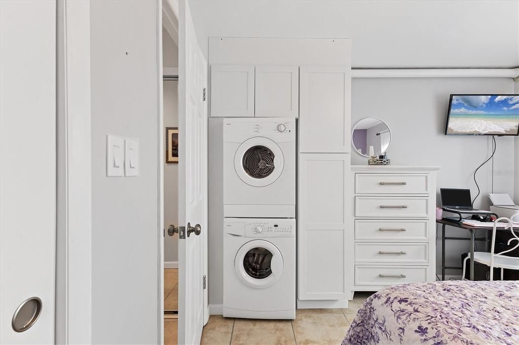 Active With Contract: $89,900 (1 beds, 1 baths, 576 Square Feet)