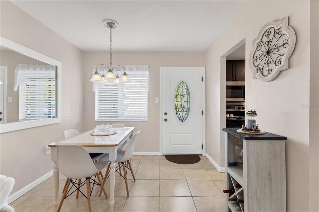 Active With Contract: $89,900 (1 beds, 1 baths, 576 Square Feet)