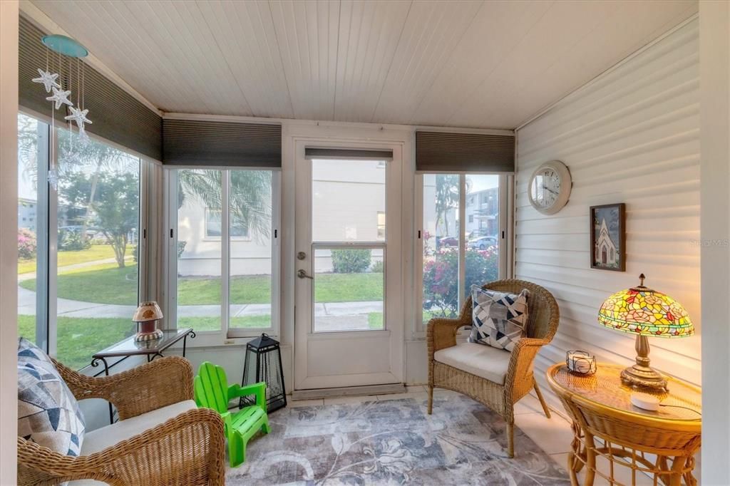 Active With Contract: $89,900 (1 beds, 1 baths, 576 Square Feet)