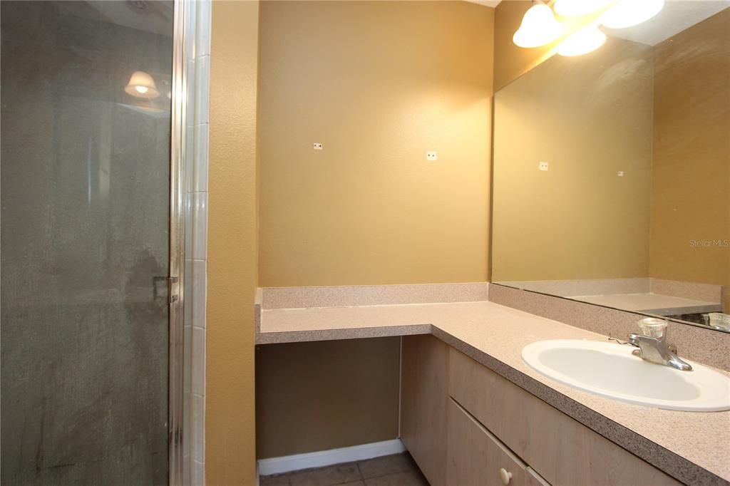 For Sale: $139,900 (2 beds, 2 baths, 800 Square Feet)
