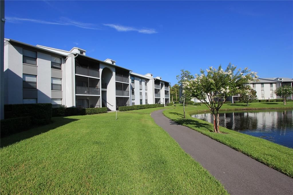 For Sale: $139,900 (2 beds, 2 baths, 800 Square Feet)