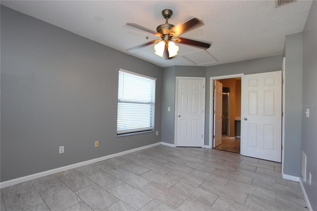 For Sale: $139,900 (2 beds, 2 baths, 800 Square Feet)