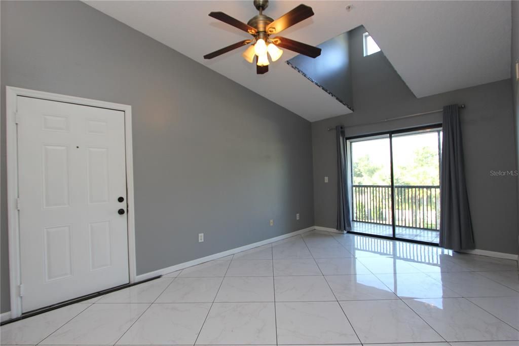 For Sale: $139,900 (2 beds, 2 baths, 800 Square Feet)