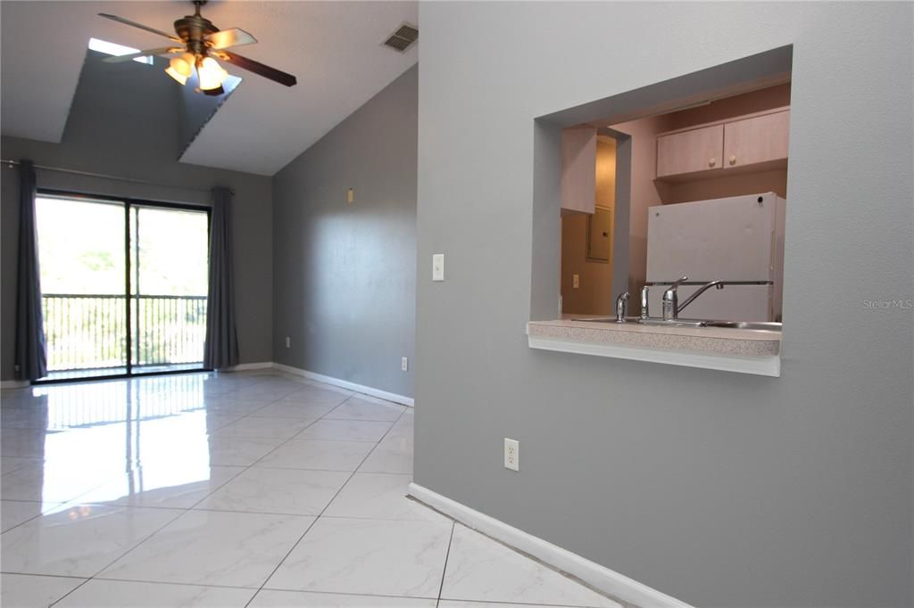 For Sale: $139,900 (2 beds, 2 baths, 800 Square Feet)