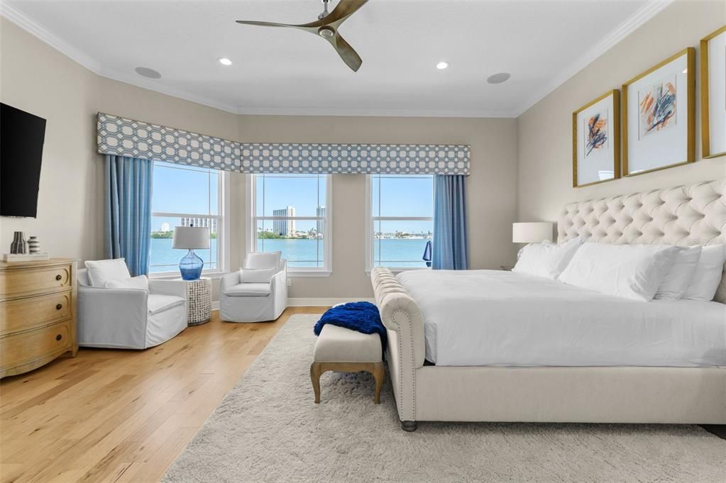 出租: $25,000 (4 贝兹, 5 浴室, 3976 平方英尺)