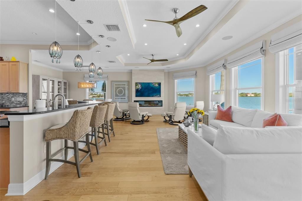 出租: $25,000 (4 贝兹, 5 浴室, 3976 平方英尺)