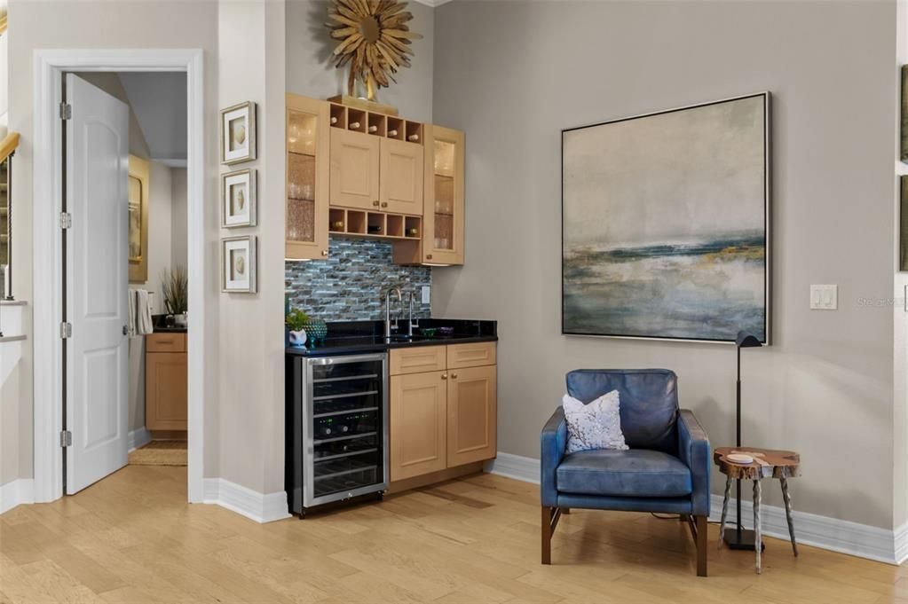 出租: $25,000 (4 贝兹, 5 浴室, 3976 平方英尺)