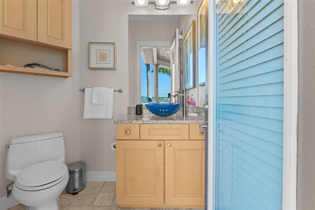 出租: $25,000 (4 贝兹, 5 浴室, 3976 平方英尺)