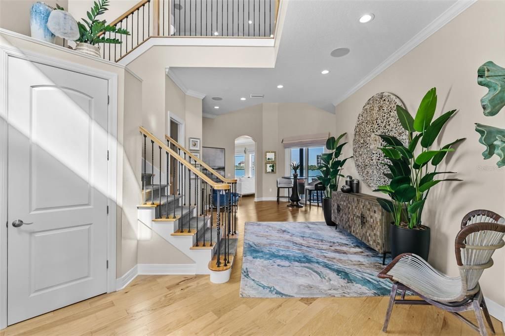 出租: $25,000 (4 贝兹, 5 浴室, 3976 平方英尺)