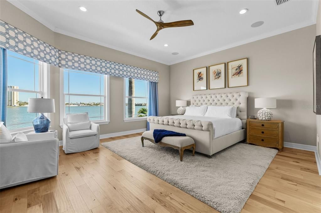 出租: $25,000 (4 贝兹, 5 浴室, 3976 平方英尺)