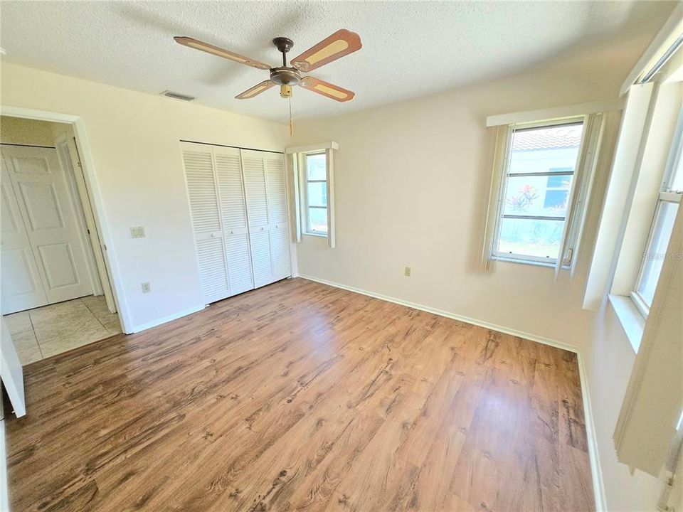 Active With Contract: $2,400 (2 beds, 2 baths, 1531 Square Feet)