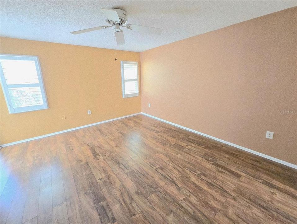 Active With Contract: $2,400 (2 beds, 2 baths, 1531 Square Feet)