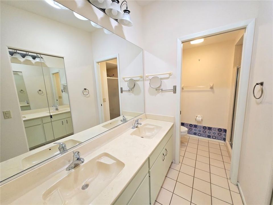 Active With Contract: $2,400 (2 beds, 2 baths, 1531 Square Feet)