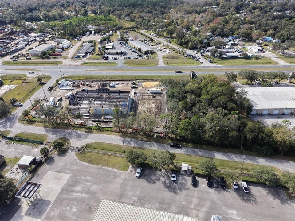 待售: $425,000 (0.92 acres)