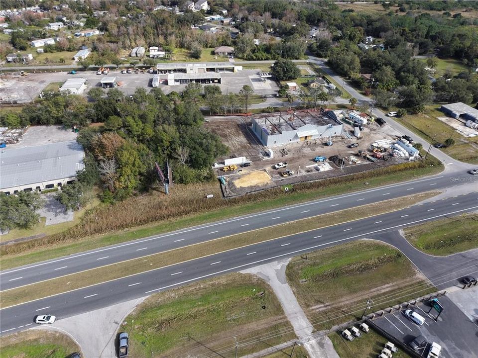 待售: $425,000 (0.92 acres)