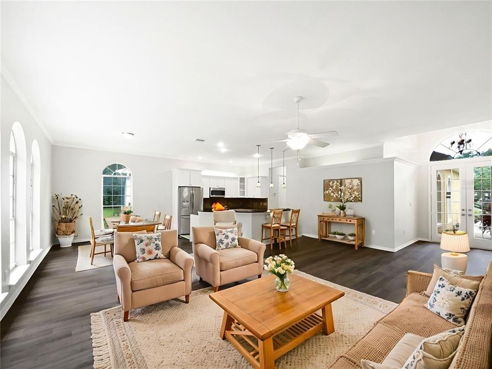 На продажу: $316,000 (2 спален, 2 ванн, 2199 Квадратных фут)