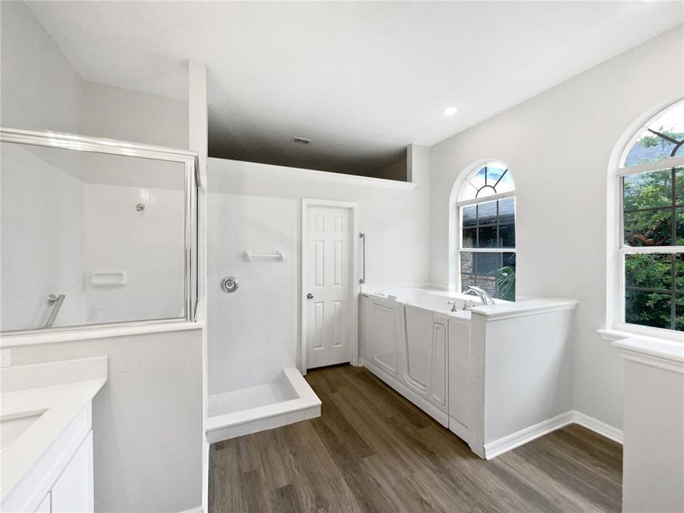 На продажу: $316,000 (2 спален, 2 ванн, 2199 Квадратных фут)