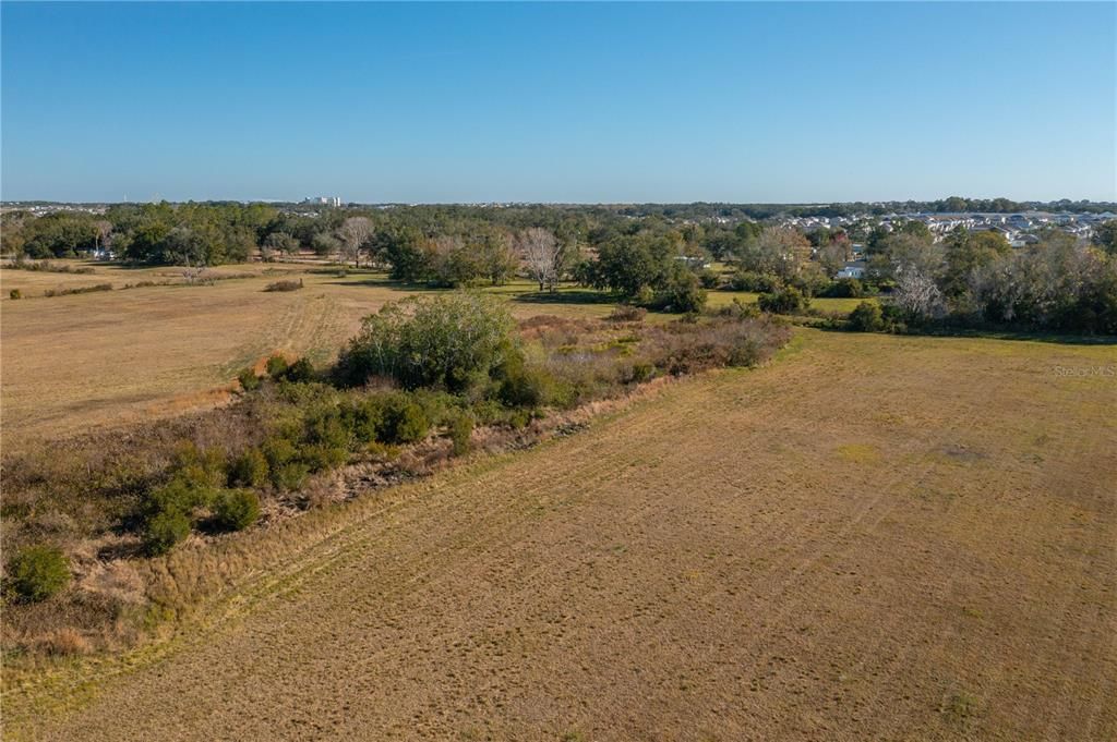 待售: $1,200,000 (23.88 acres)