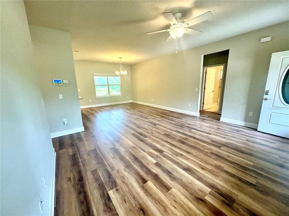 待售: $299,000 (3 贝兹, 2 浴室, 1584 平方英尺)