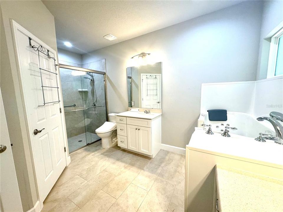 待售: $299,000 (3 贝兹, 2 浴室, 1584 平方英尺)